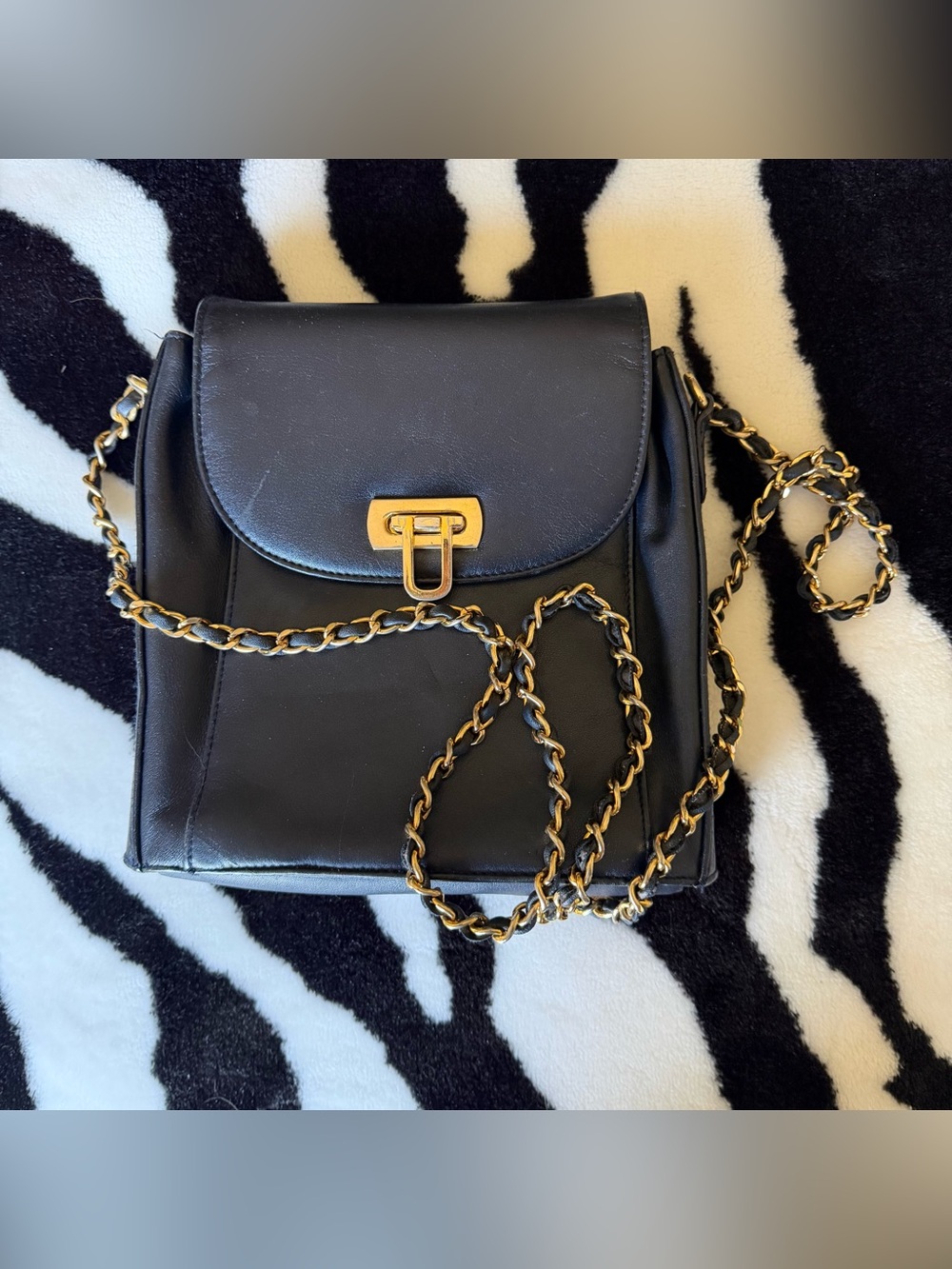 Vintage Lord & Taylor Black Leather Shoulder Bag Gold Chain Strap